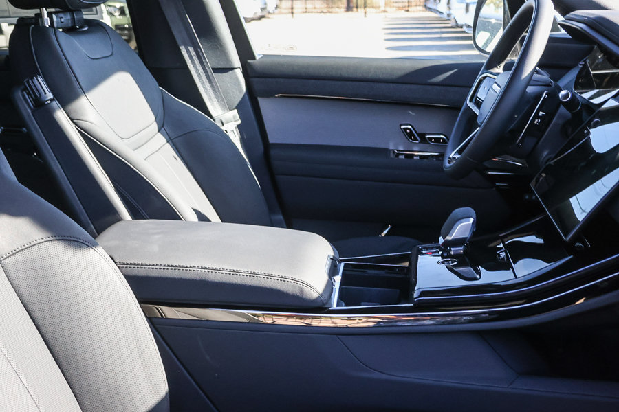New 2027 Land Rover Range Rover Sport Dynamic SE AWD/4WD image 17