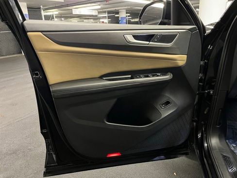Certified 2026 Volkswagen Atlas Cross Sport SE w/ Panoramic Sunroof Package AWD/4WD image 20