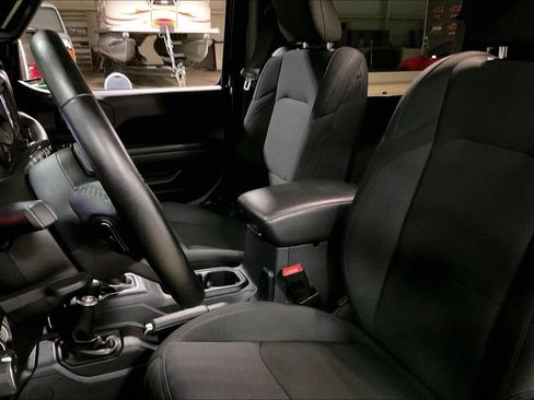Used 2020 Jeep Wrangler Sport AWD/4WD image 23