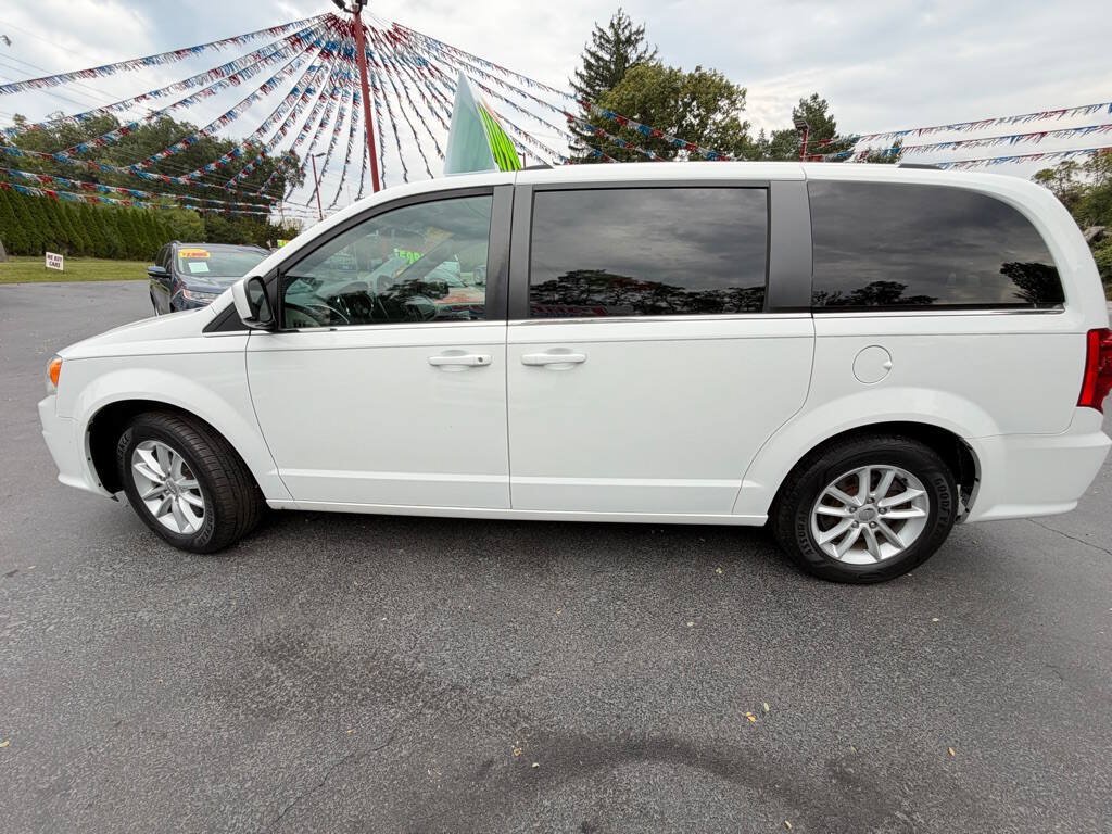 Used 2020 Dodge Grand Caravan SXT w/ Driver Convenience Group FWD image 6