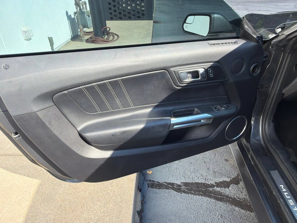 Used 2019 Ford Mustang GT Premium RWD image 23