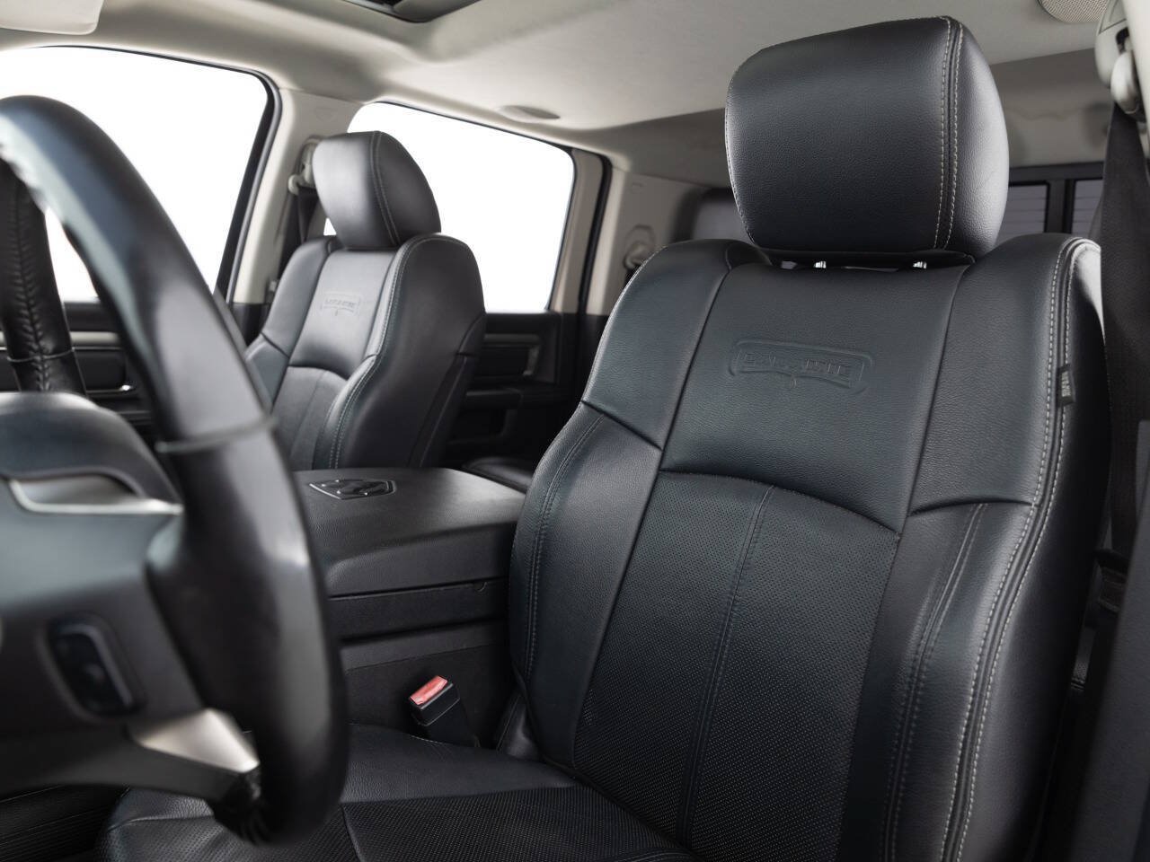 Used 2018 RAM 3500 Laramie w/ Sport Appearance Group AWD/4WD image 26