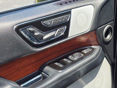 Used 2021 Lincoln Navigator Reserve w/ Luxury Package AWD/4WD image 24