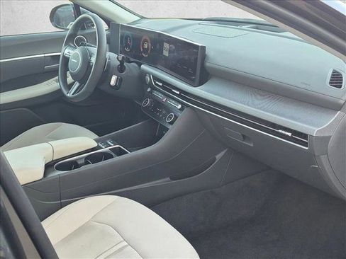 Used 2025 Hyundai Sonata SEL FWD image 20
