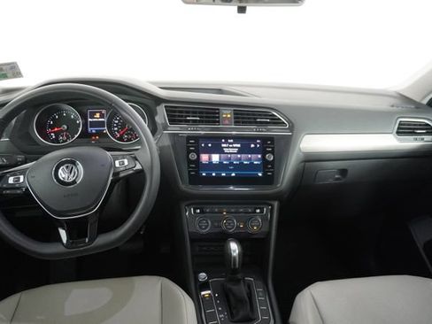 Used 2020 Volkswagen Tiguan SE w/ Panoramic Sunroof Package FWD image 36