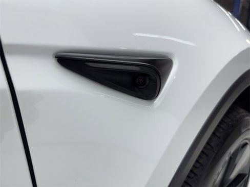 Used 2026 Tesla Model Y Long Range image 35