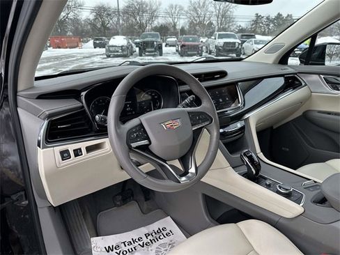 Certified 2023 Cadillac XT6 Premium Luxury image 19