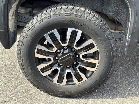 Used 2024 GMC Sierra 2500 Denali Ultimate image 5