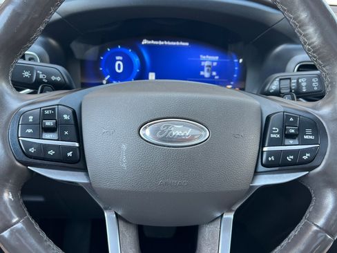 Used 2020 Ford Explorer Platinum w/ Premium Technology Package image 25