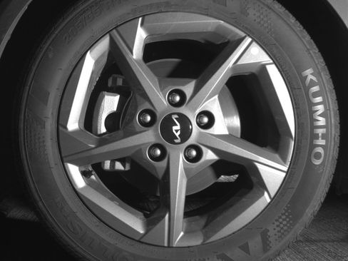 Used 2025 Kia K4 LXS image 12