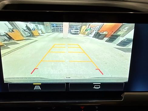 Used 2022 Chevrolet Silverado 1500 LT image 32