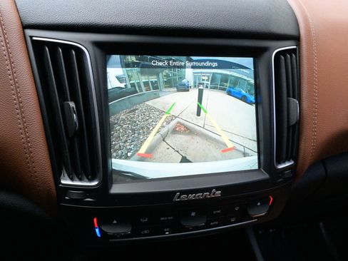 Certified 2018 Maserati Levante image 31