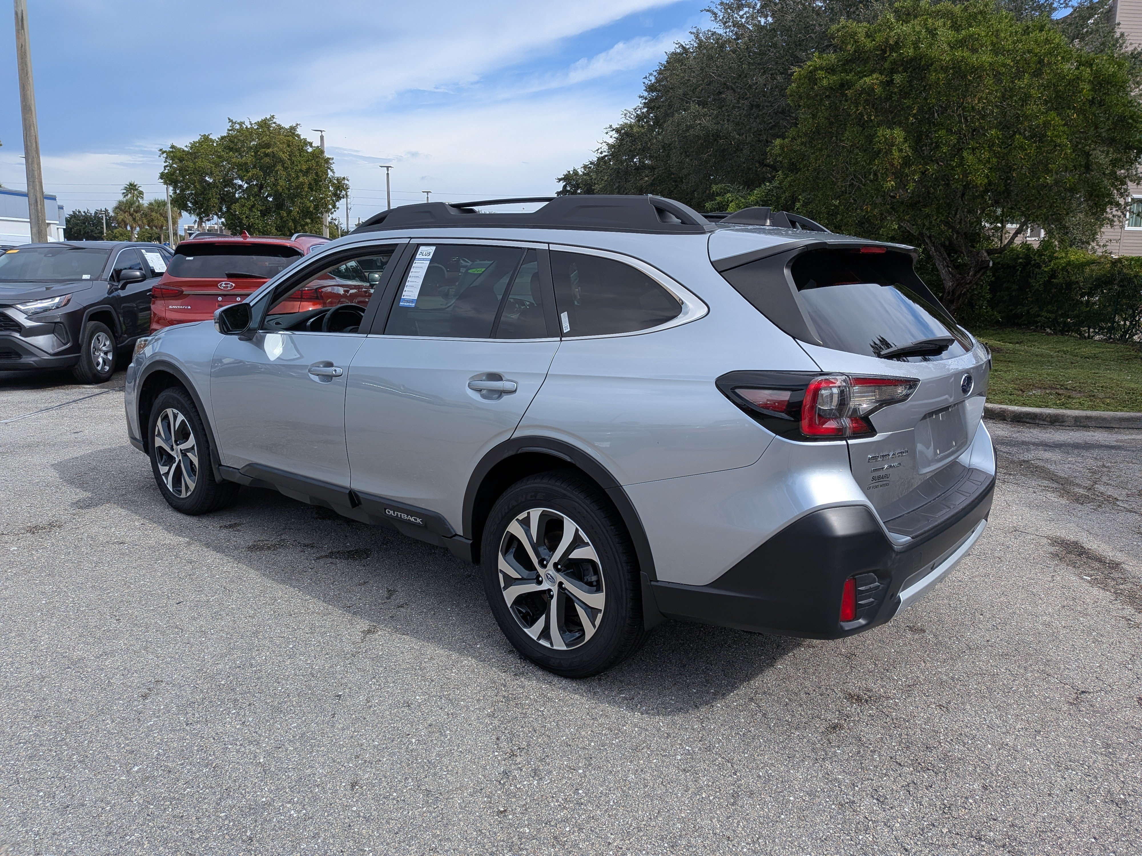 Certified 2022 Subaru Outback Limited AWD/4WD image 6