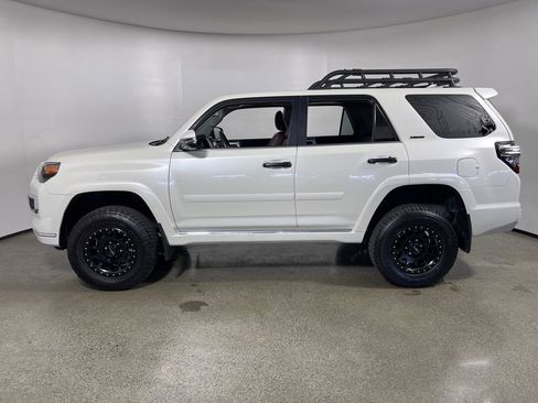Used 2023 Toyota 4Runner Limited image 6