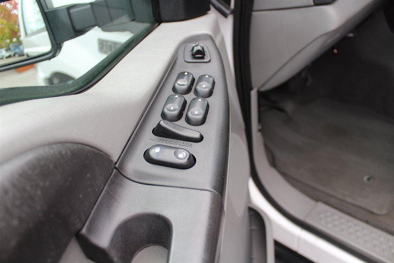 Used 2005 Ford Excursion XLT AWD/4WD image 20