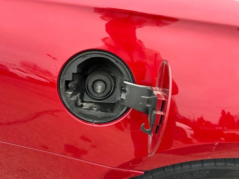 Used 2013 Cadillac XTS Premium image 18