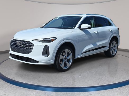 Certified 2025 Audi Q5 Premium w/ Premium Plus AWD/4WD image 1