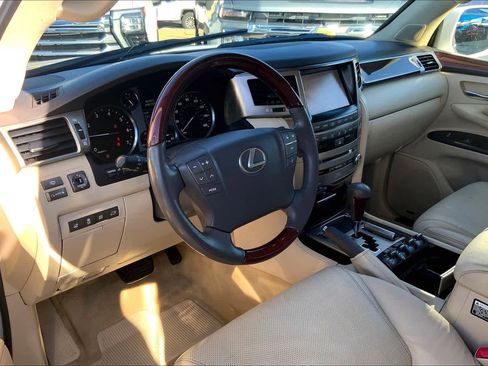 Used 2013 Lexus LX 570 4WD image 16