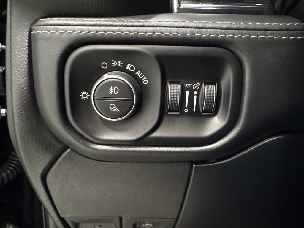 Used 2022 RAM 2500 Limited AWD/4WD image 26