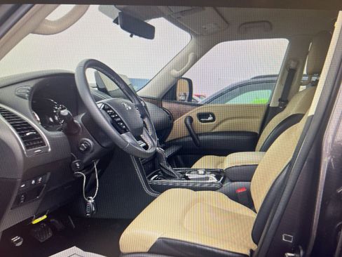 Used 2023 INFINITI QX80 Premium Select w/ Cargo Package image 7