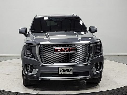 Used 2021 GMC Yukon Denali w/ Denali Premium Package AWD/4WD image 2