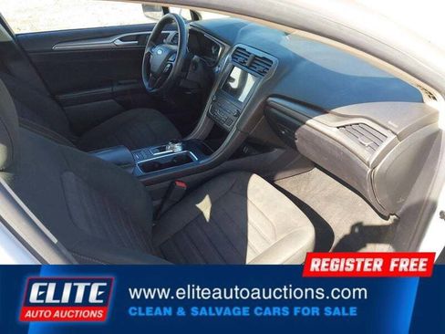 Used 2020 Ford Fusion SE image 10