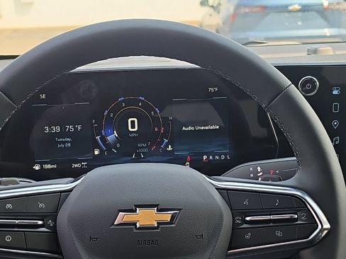 New 2027 Chevrolet Equinox LT w/ Convenience Package II AWD/4WD image 16