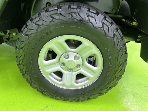 Used 2016 Jeep Wrangler Sport AWD/4WD image 14