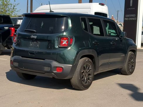 Used 2021 Jeep Renegade Sport image 3
