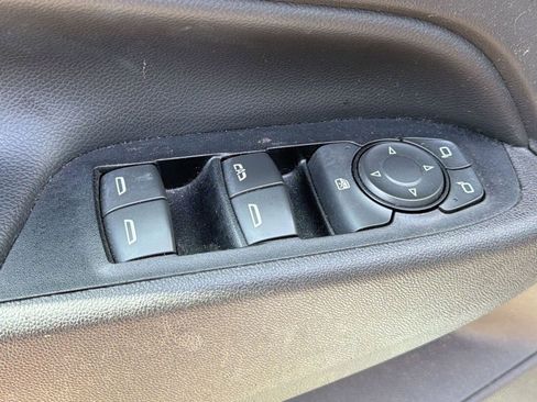 Used 2018 Chevrolet Equinox LT w/ Sun & Infotainment Package image 13