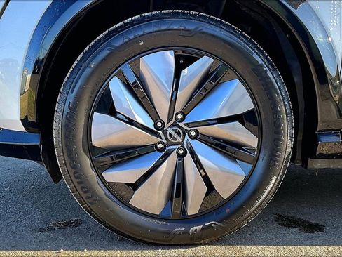 Used 2023 Nissan Ariya FWD image 12