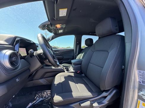 Used 2024 Chevrolet Colorado LT RWD image 14
