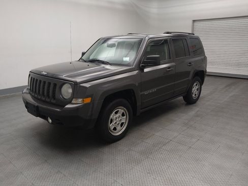 Used 2014 Jeep Patriot Sport w/ Power Value Group AWD/4WD image 2