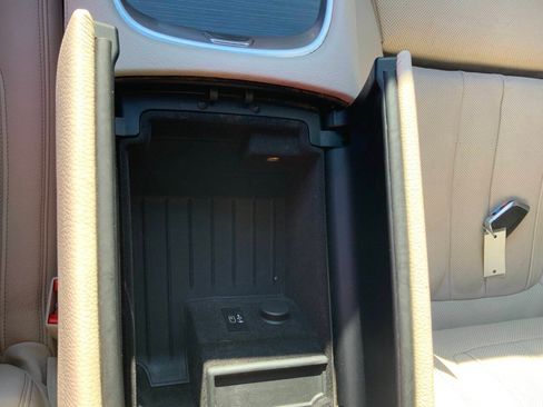 Used 2022 BMW 740i w/ M Sport Package RWD image 41