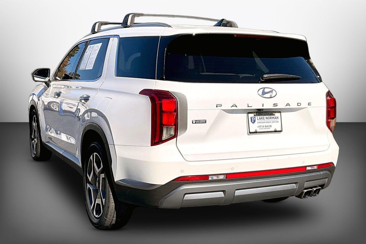 Used 2024 Hyundai Palisade SEL w/ Premium Package FWD image 6