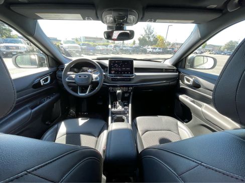 New 2025 Jeep Compass Latitude w/ Sun & Sound Group image 11