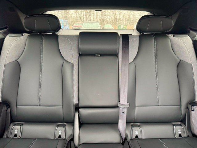 Used 2024 Cadillac Lyriq Tech AWD/4WD image 19