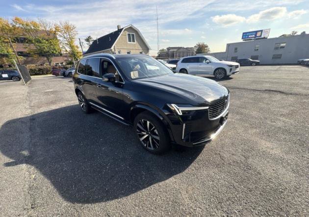 Certified 2025 Volvo XC90 B5 Core AWD/4WD image 1
