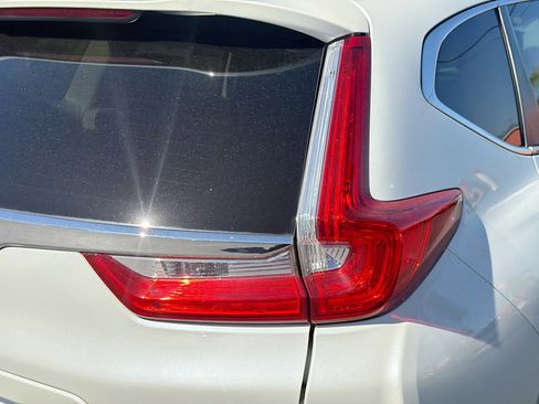 Used 2017 Honda CR-V EX image 10