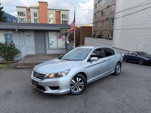 Used 2014 Honda Accord LX image 2