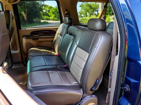 Used 2003 Ford Excursion Eddie Bauer image 28
