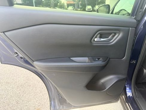 Used 2025 Nissan Rogue SV AWD/4WD image 14