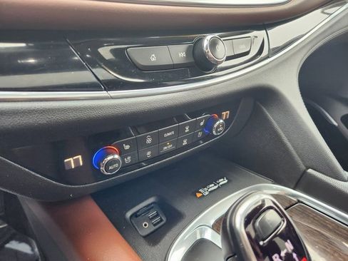 Used 2021 Buick Enclave Avenir w/ Avenir Technology Package image 17