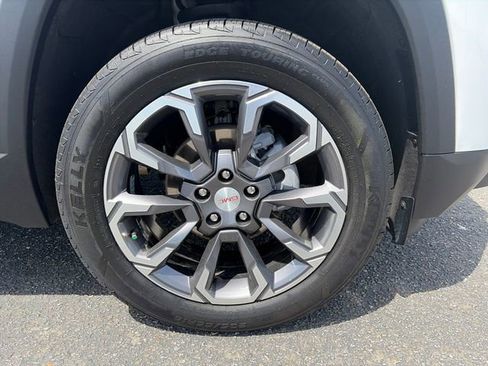 Used 2025 GMC Terrain Elevation w/ Elevation Premium Package AWD/4WD image 12