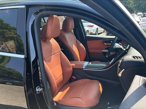 Used 2026 Mercedes-Benz GLC 300 4MATIC image 7