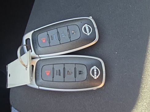 New 2025 Nissan Versa SV w/ Trunk Package image 29