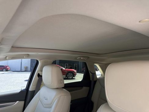 Used 2017 Cadillac XT5 Luxury w/ Driver Awareness Package image 32