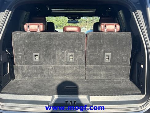 Used 2024 Ford Expedition Limited image 27