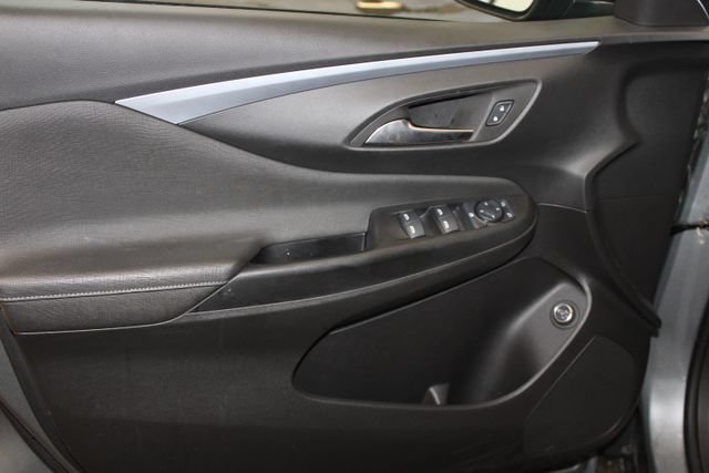 Used 2025 Buick Envista Preferred w/ Convenience II Package FWD image 11