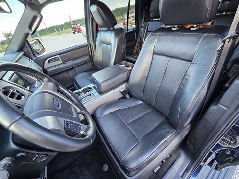Used 2017 Ford Expedition Limited w/ Equipment Group 301A RWD image 15